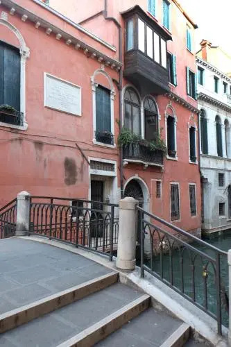 The Palace 5613