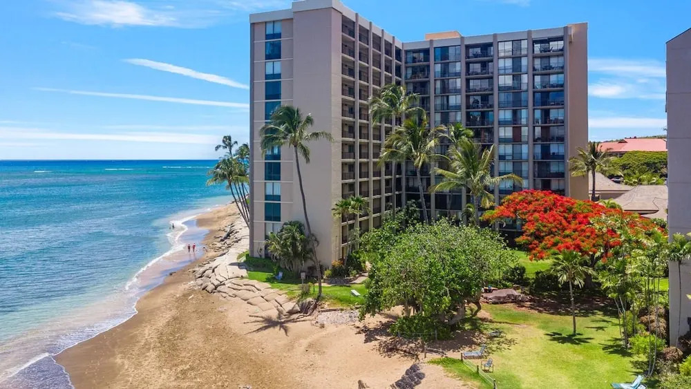 Remodeled Luxe Beachfront Escape Ocean Views AC