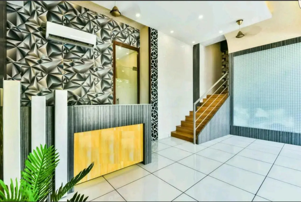 Hotel Palace Residency near Lokmanya Tilak Terminus