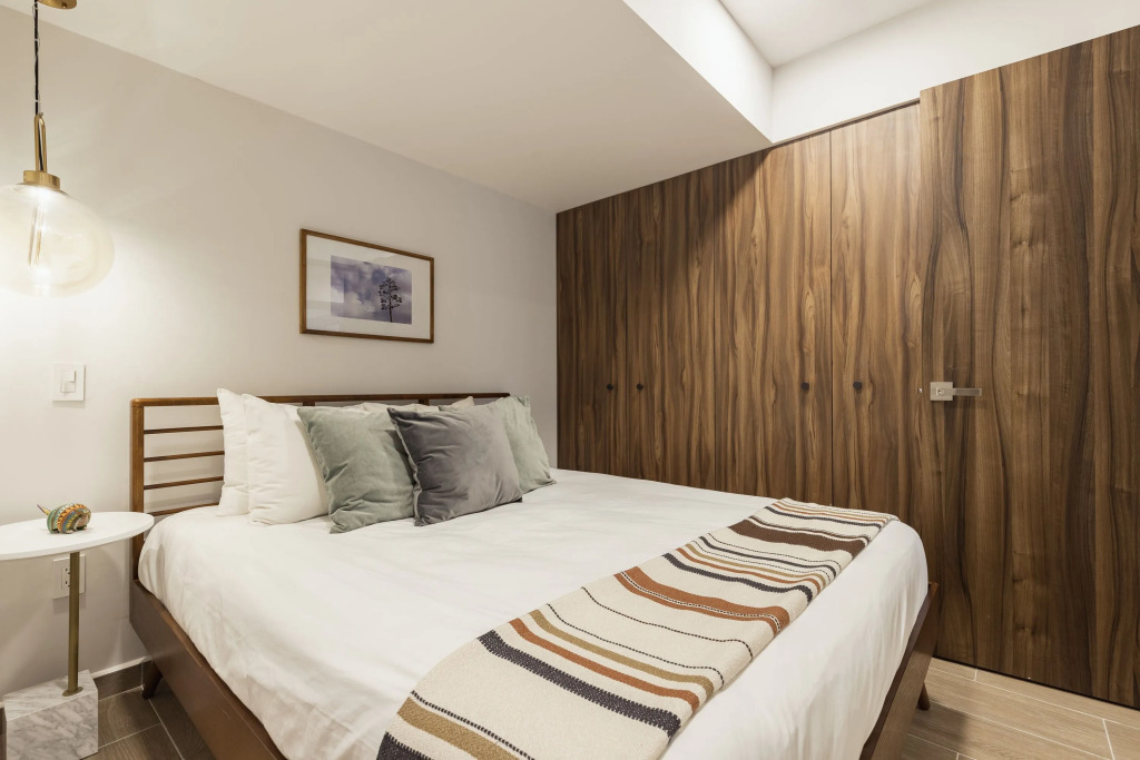 Casai Roma 2 BR Modern Oasis
