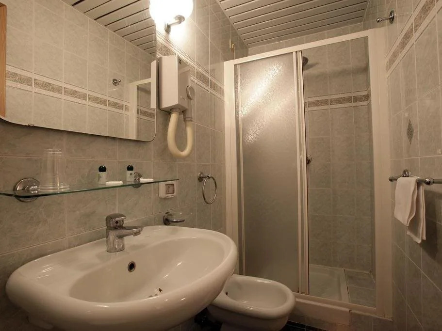 Hotel Embassy