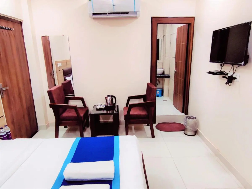 Perfectstayz Value Dwarkesh - Hotel Near Haridwar Railway station