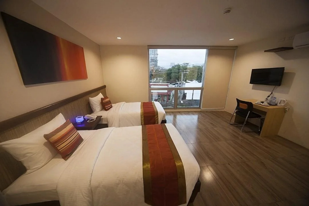NS Royal Hotel