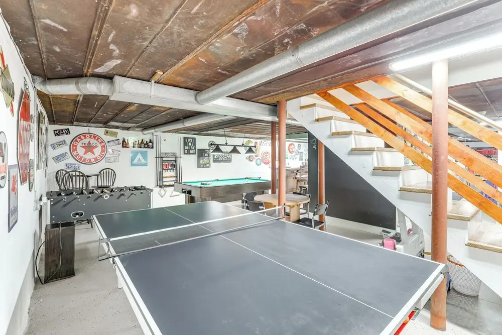 Fire Pit & Game Room: Family Home in Marshall