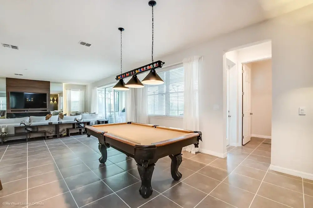 9 Bdrm 6,5 B Villa W Private Pool