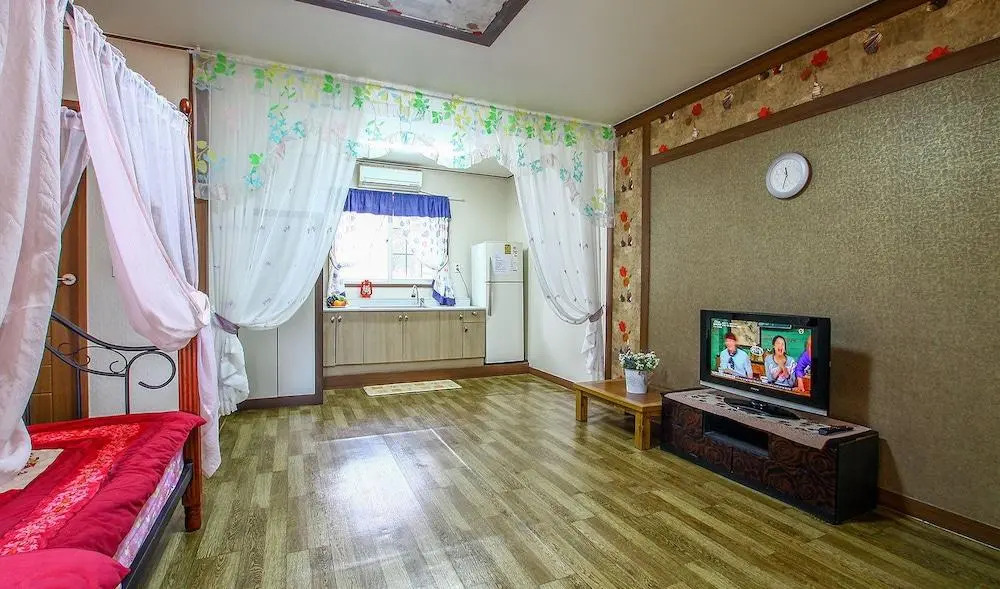Eurwangrini Sea & Star House Pension