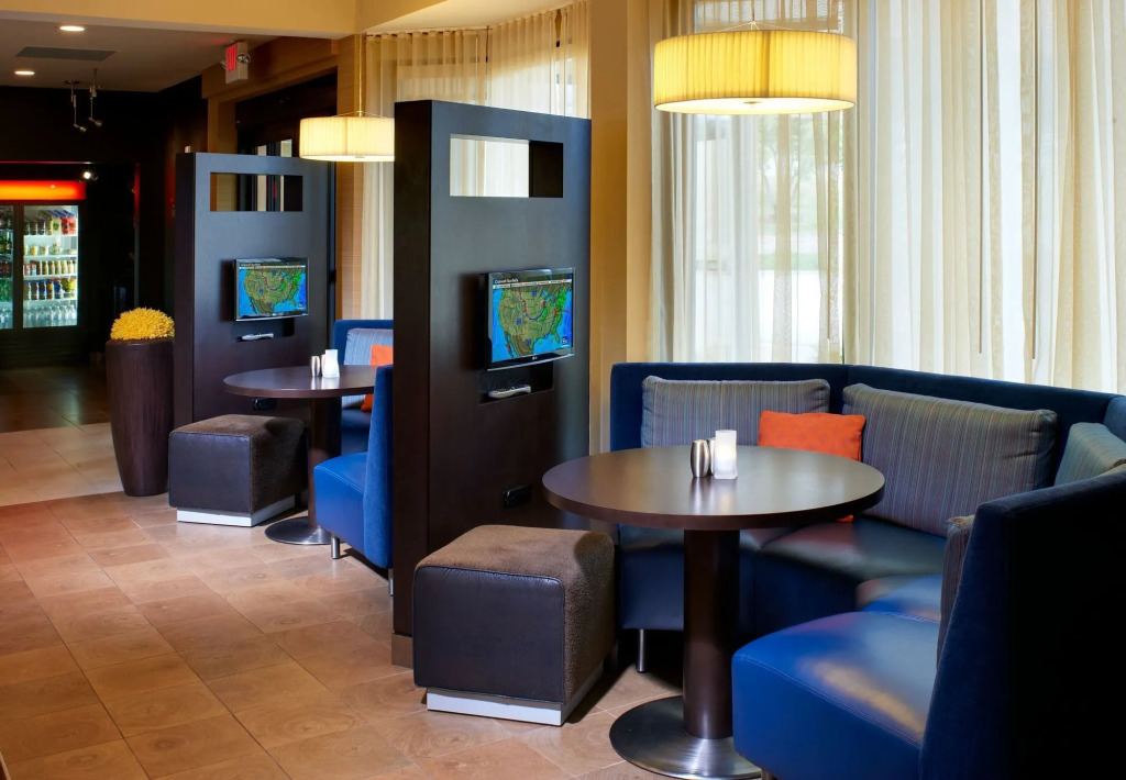 Courtyard St. Louis Creve Coeur