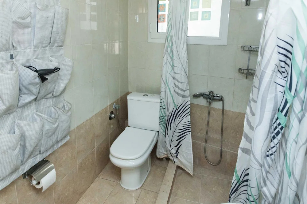 Modern 2 Bd Kipseli Hideaway Patio Apt