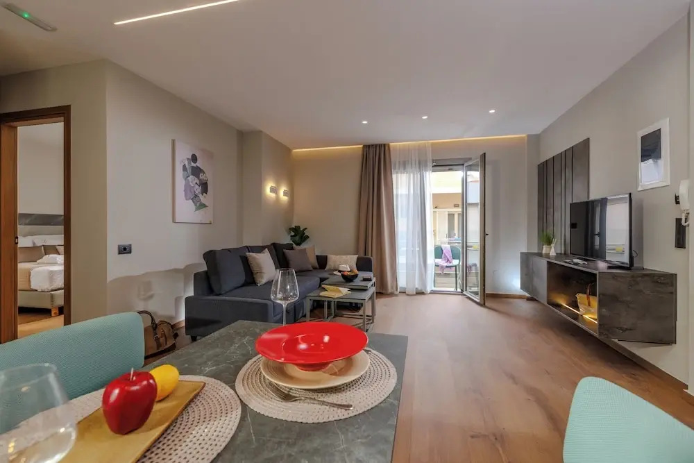 Jolly Suites