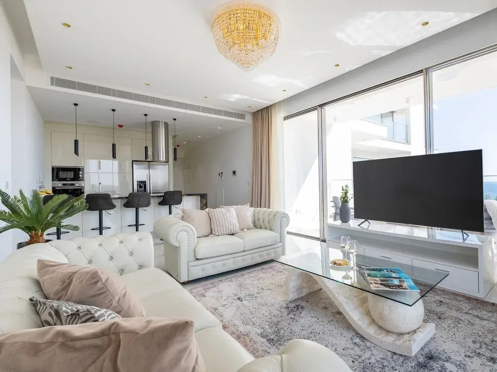 "sanders Dione Residences - Pleasant 2-bedroom Apartment With Sea View"