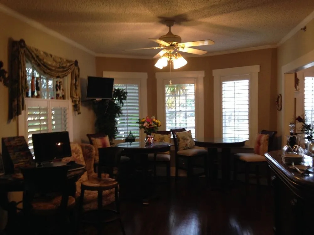 Beach Drive Inn Bed & Breakfast