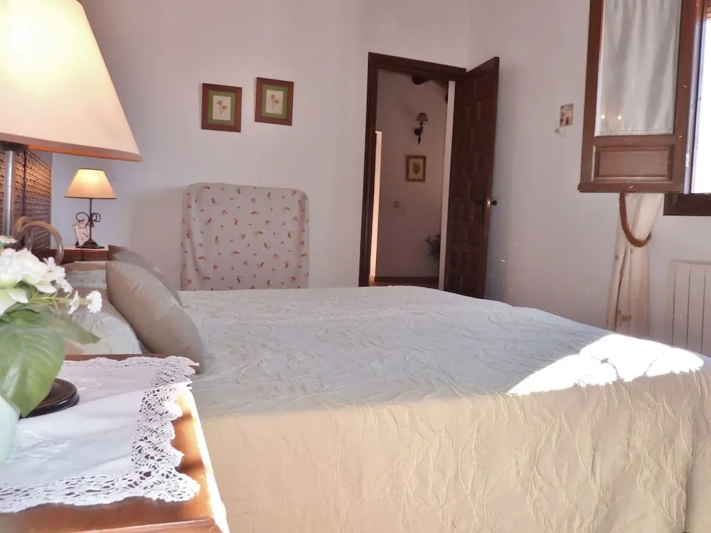 Spacious Holiday Home With Private Pool, in the Mountain and With Beautiful View