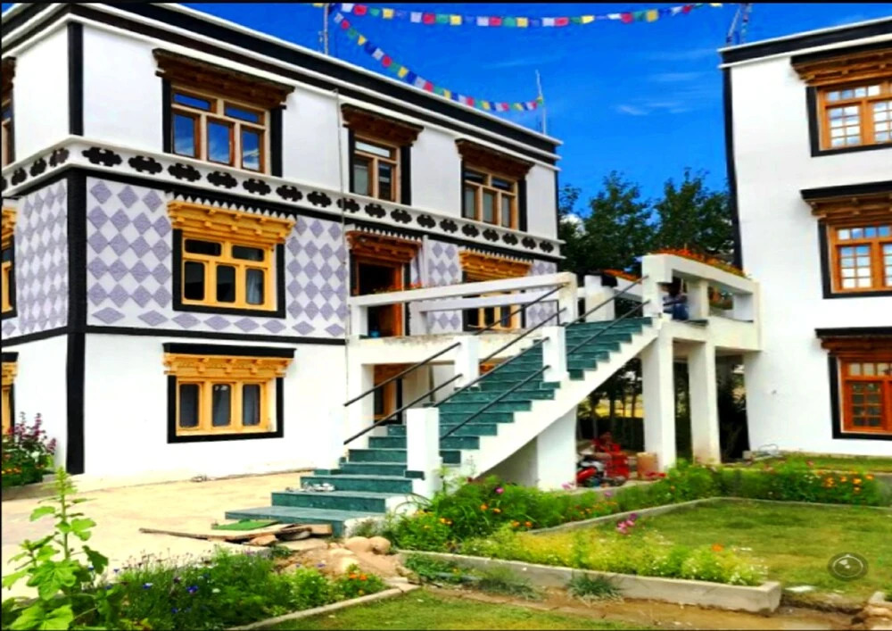 Omasila Hotel
