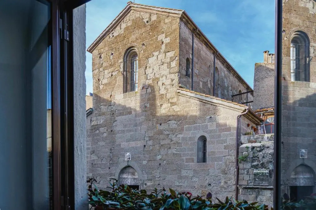 Piazza Santa Maria Nuova, appartamento in centro con 2 camere da letto