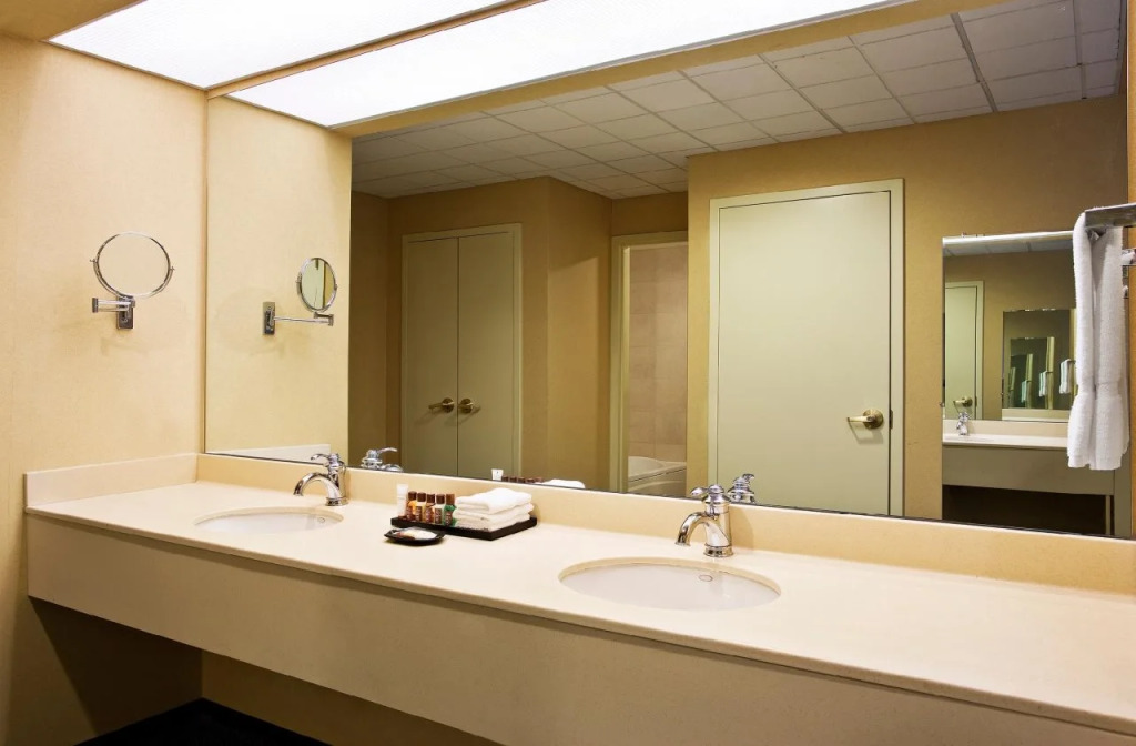 OYO Hotel St. Louis Downtown City Center MO