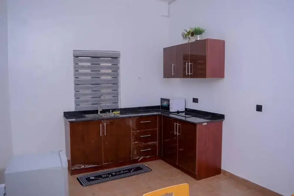 Bamgbose Apartments - Sleeps 2 - Parking - Balcony