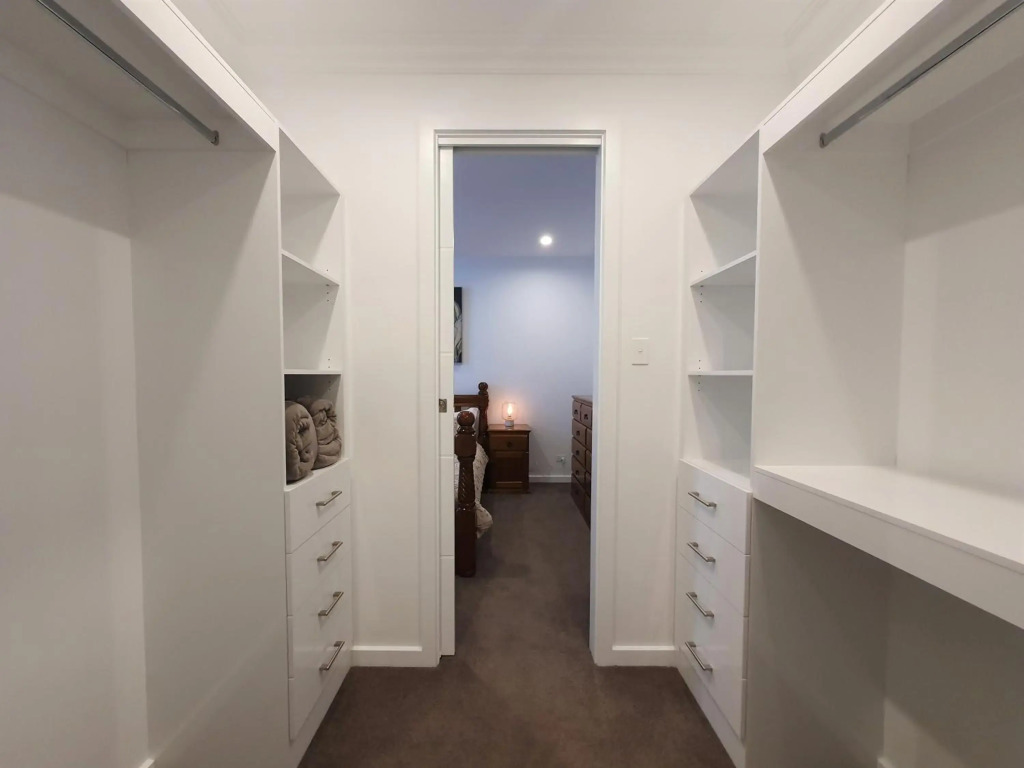 Cozy Getaway, King Bed with TV, NBN, Nespresso Coffee Machine