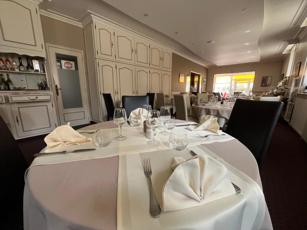 Logis Hôtel & Restaurant de la Barque