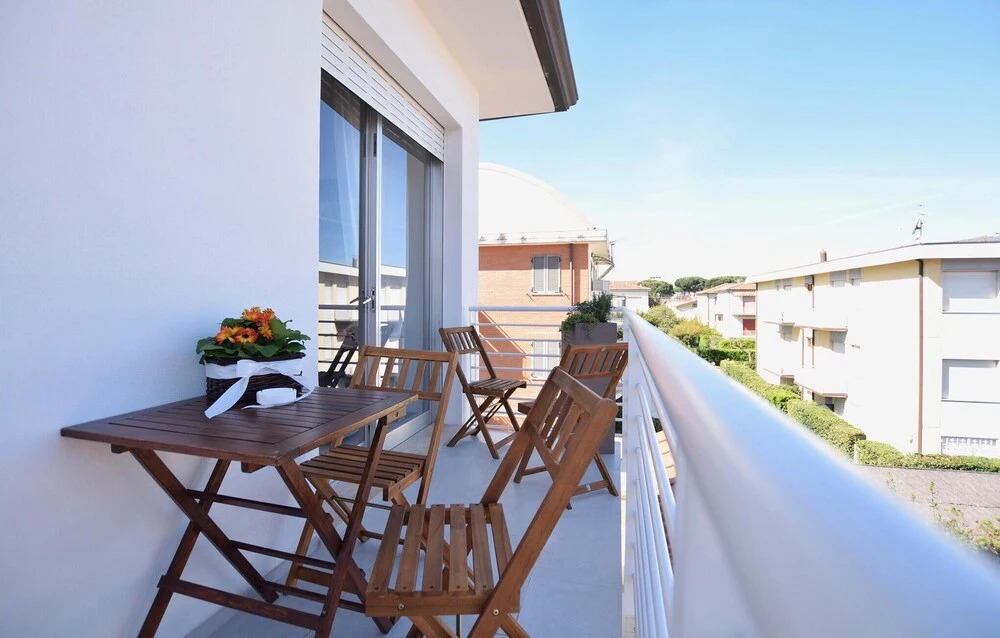 Stunning Apartment in Lido di Camaiore With Wifi and 2 Bedrooms