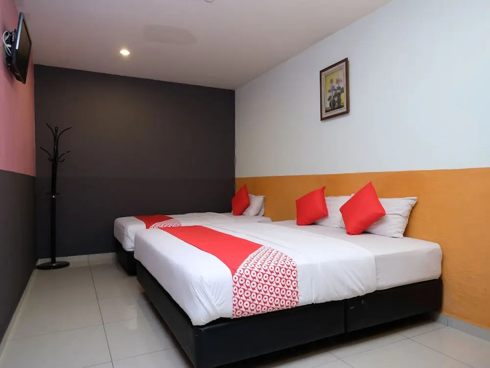 Hotel De Tees, Masai Utama