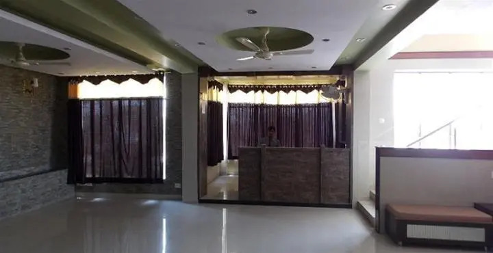 Capital O 14864 Hotel Satyam Inn