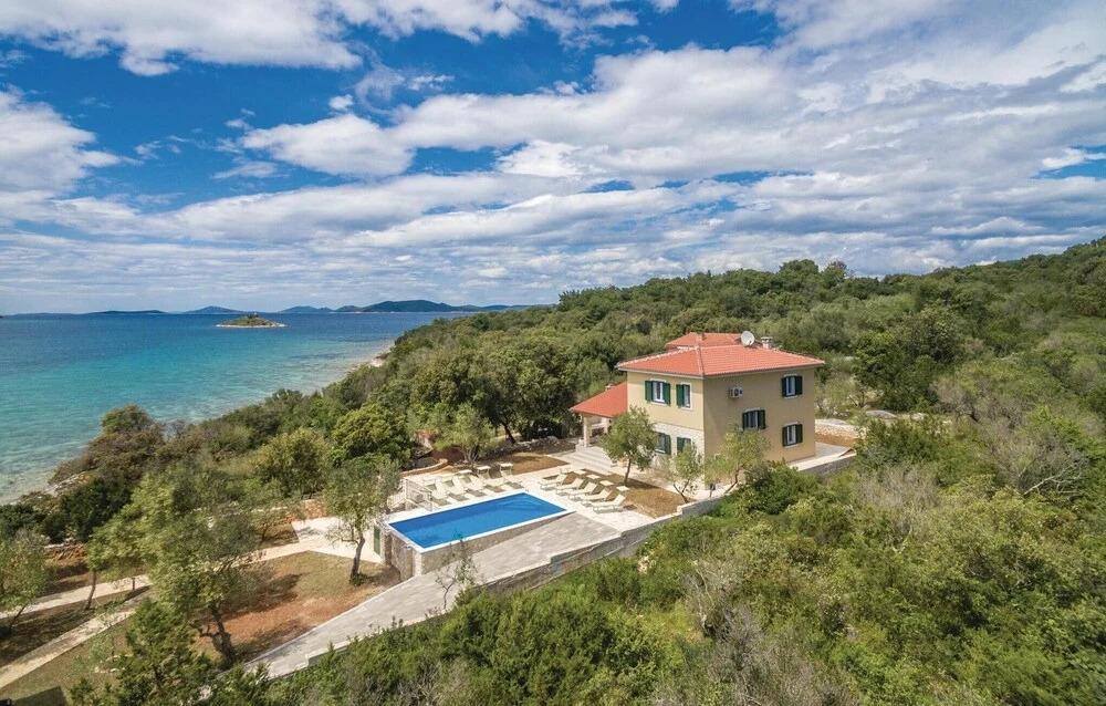 Nice Home in Verunic With Outdoor Swimming Pool, Wifi and 5 Bedrooms