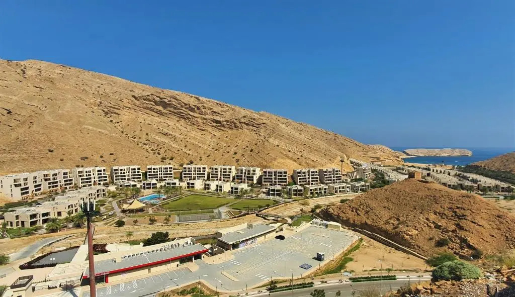ONE Elegant Apartment in Muscat Bay 01