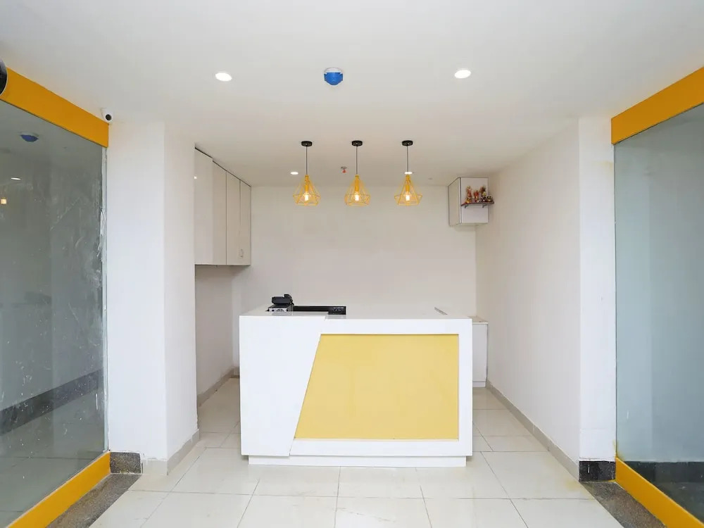 OYO 16340 Yellow Hotels