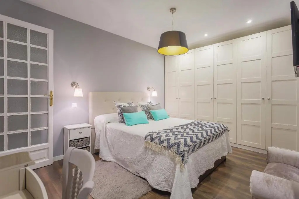 Serrano Excellent, by Presidence Rentals