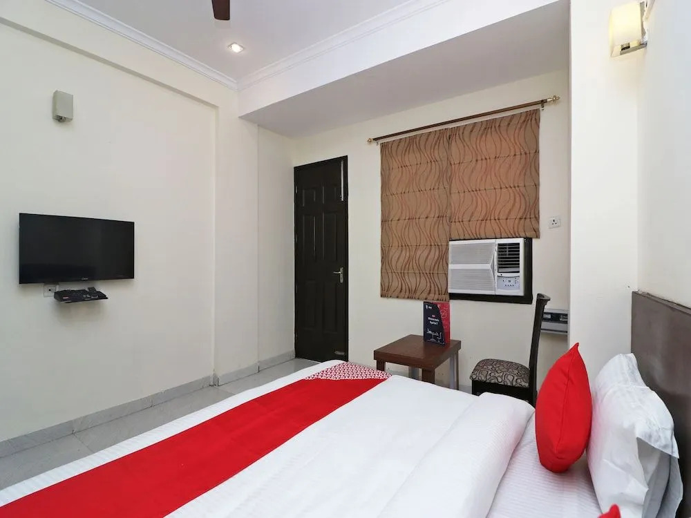 OYO Flagship DLF Mega Mall