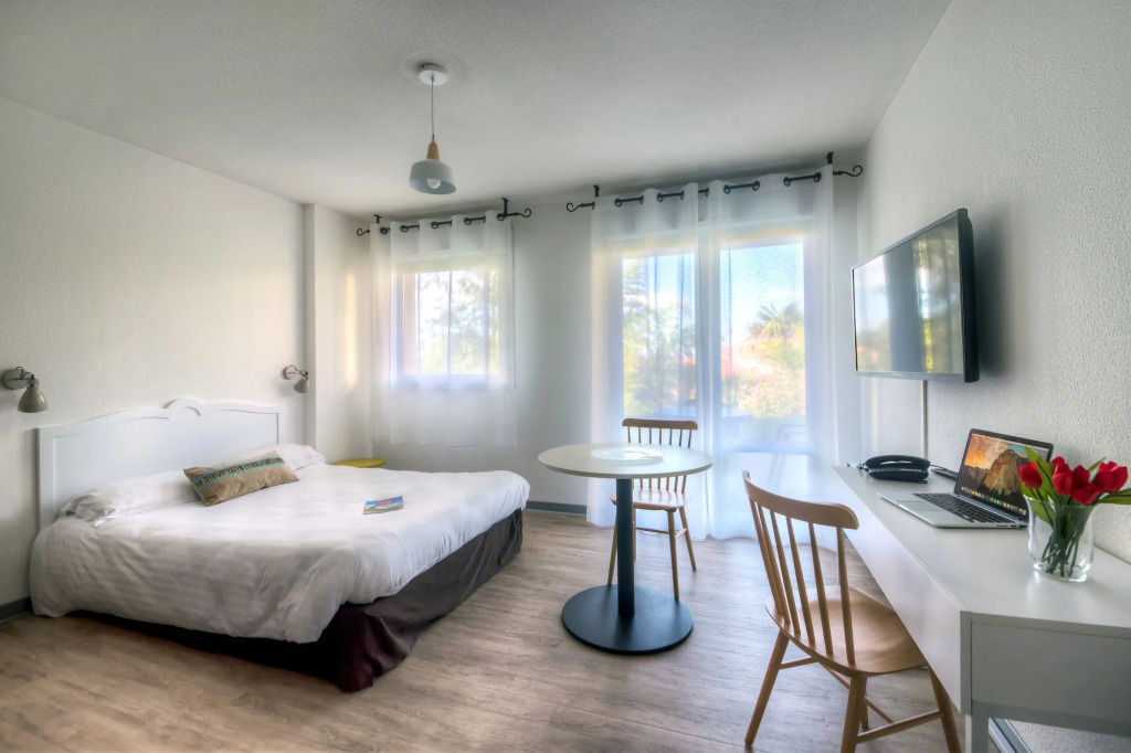 Zenitude Evian Les Terrasses du Lac, an Ascend Collection Hotel