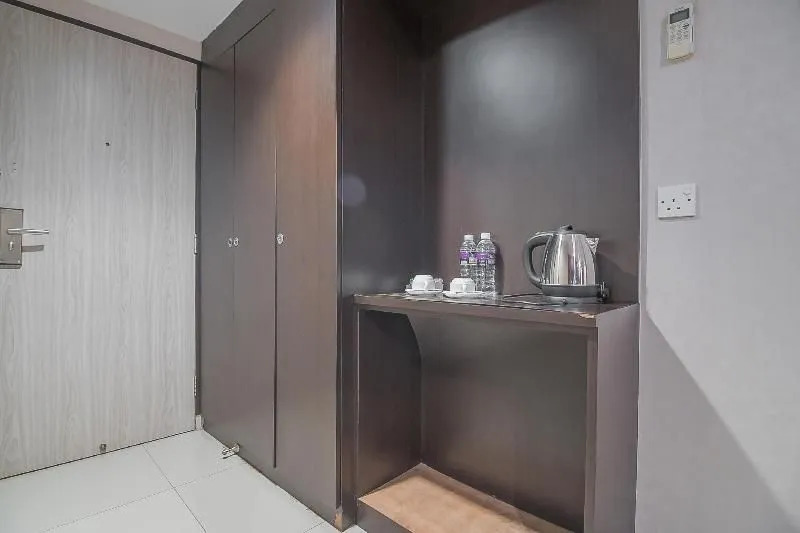 RedDoorz Plus near Harbour Bay Mall Batam