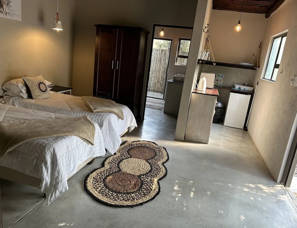 Leadwood Tree Safari Lodge