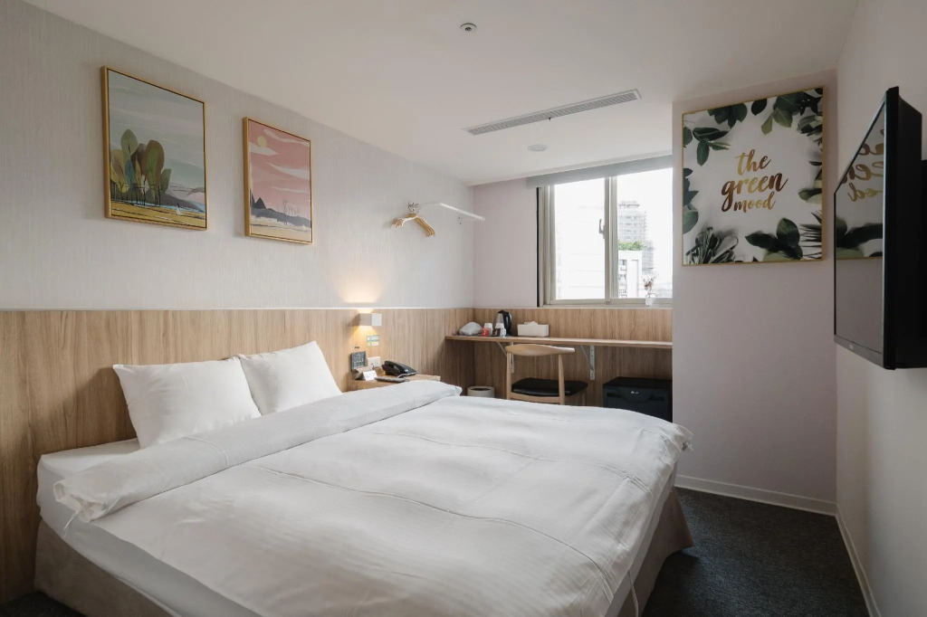 406 Inn — Female Dormitory (отель для женщин)