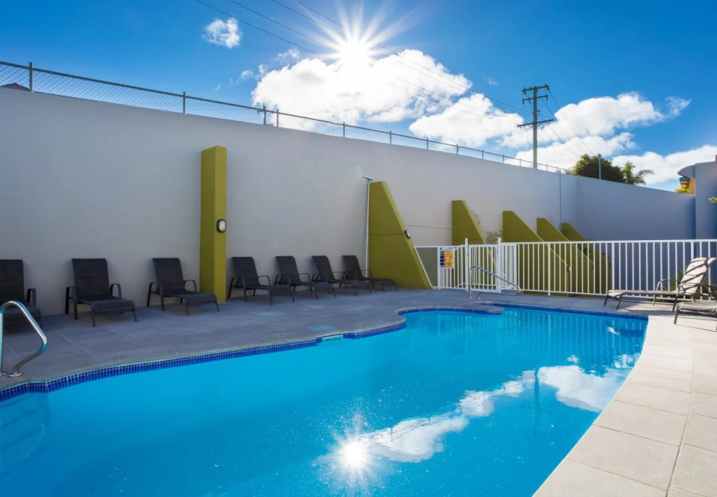 Albacore Apartments