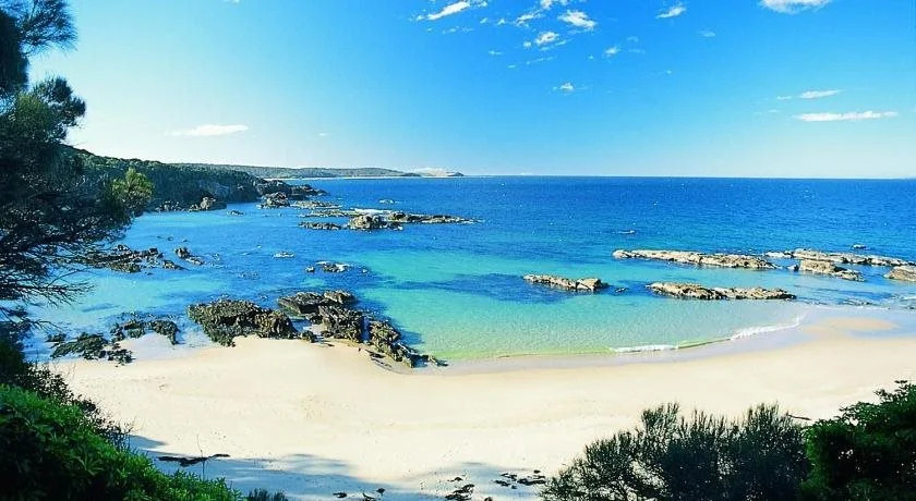 Mystery Bay Cottages