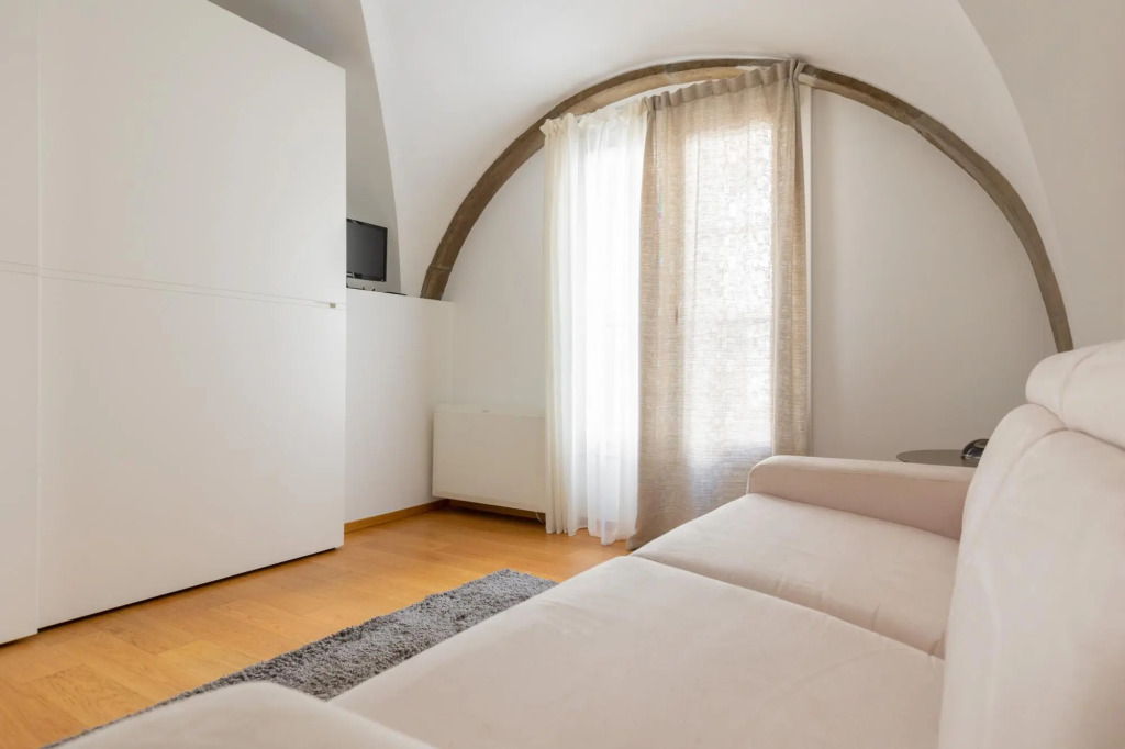 Santo Stefano 13 - Quadrilocale elegante