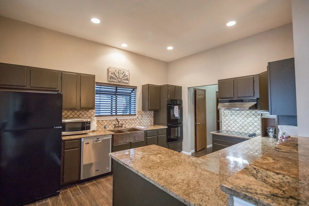 Water's Edge Retreat 4 Bedrooms 2.5 Bathrooms Home