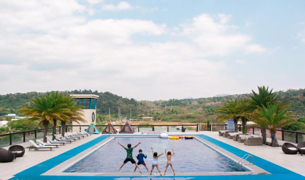 Le Charmé Suites - Subic