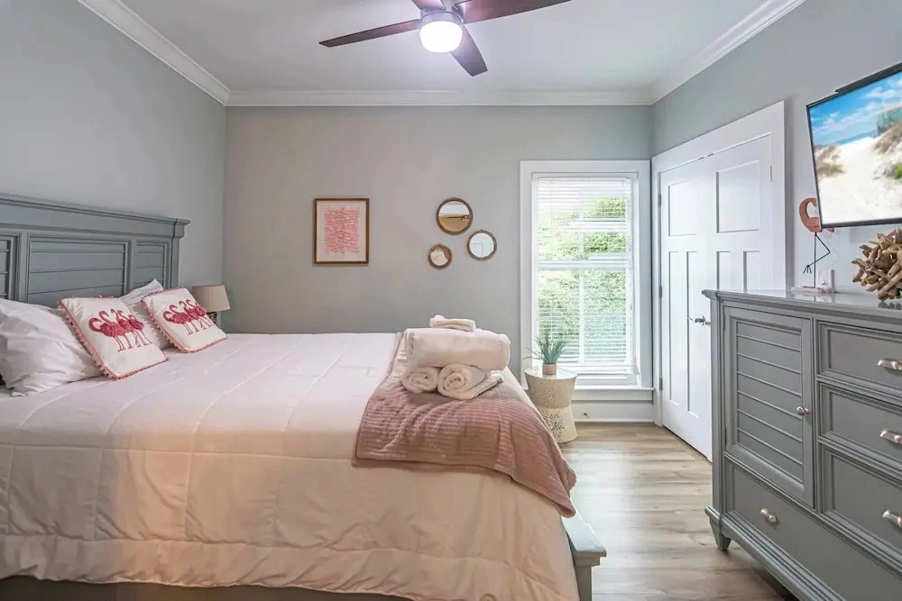 Spacious Gulf Shores Beach House With Ocean Views and Private Entrance