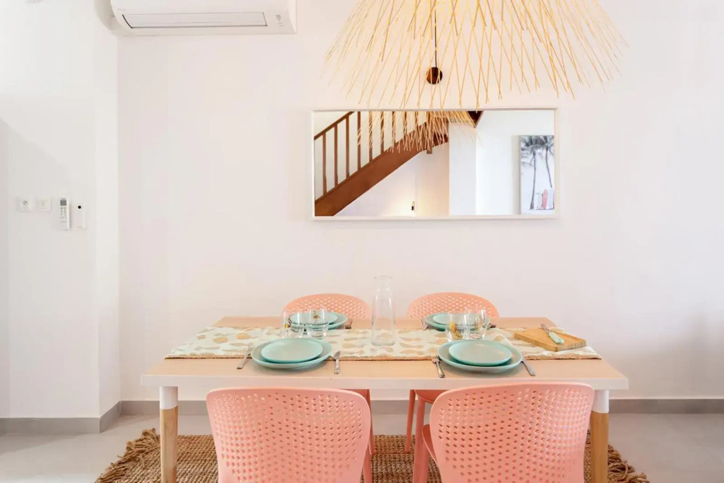 VILLA FLAMINGO, Beautiful 2 bedroom house - 1 min from the beach