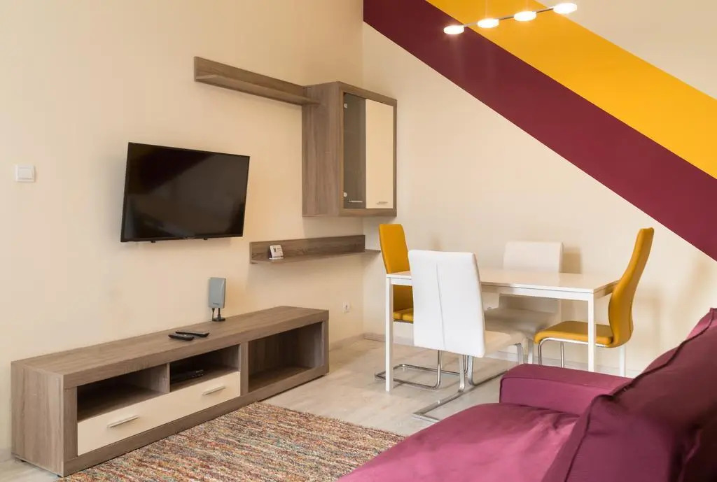 Hotel Mika Downtown