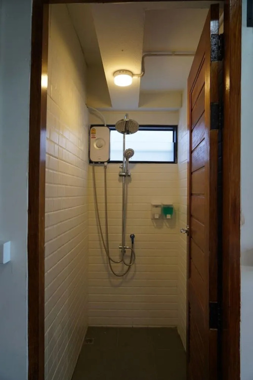 Slee Hostel Chiangmai - Adults Only