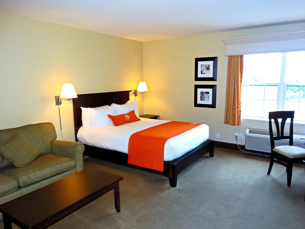 Amsterdam Inn & Suites Sussex