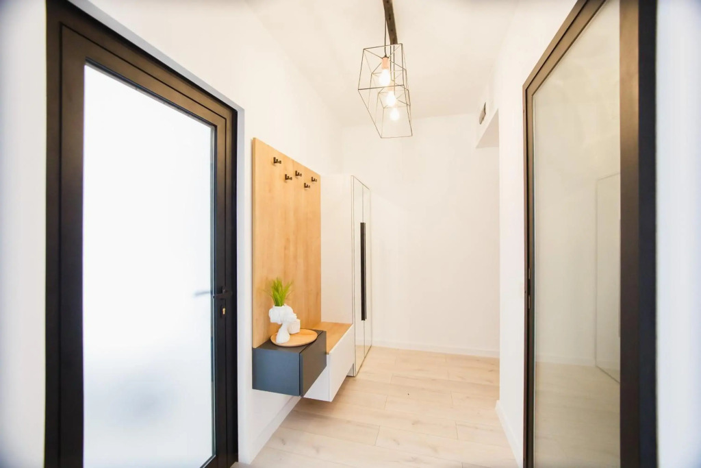 Monochrome Style Central Apartment