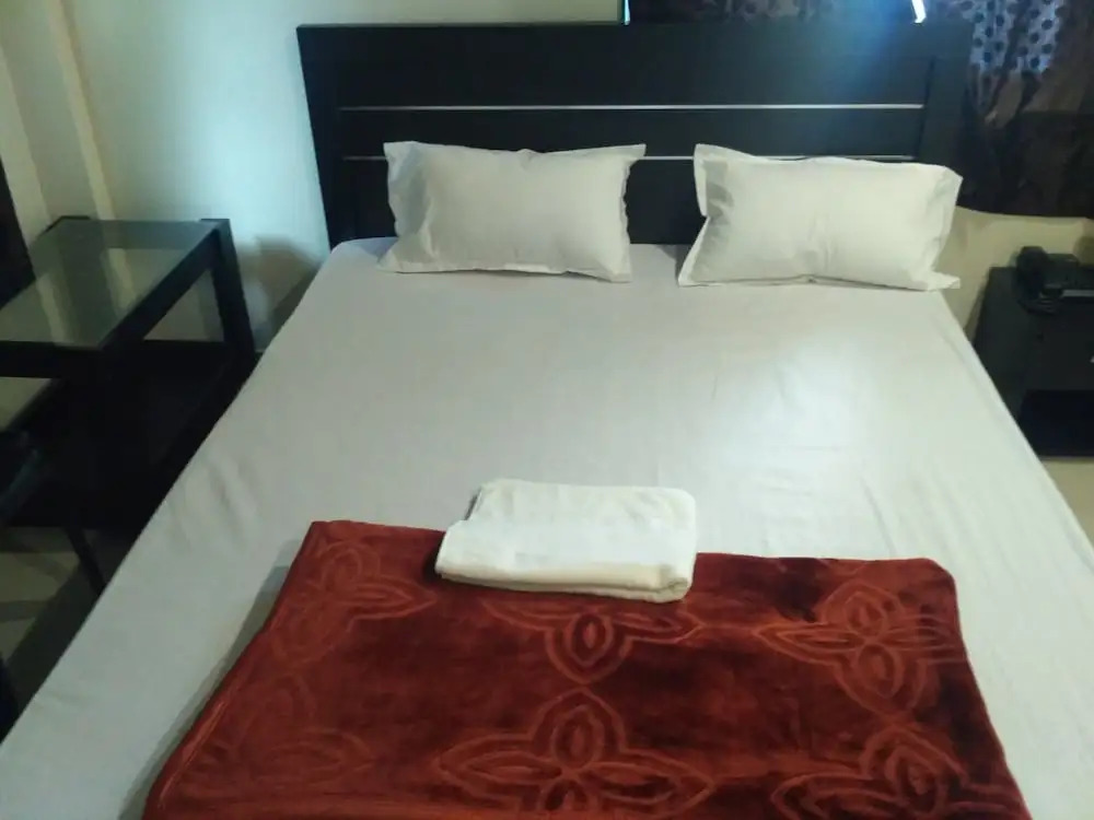 Hotel Honey Lodging