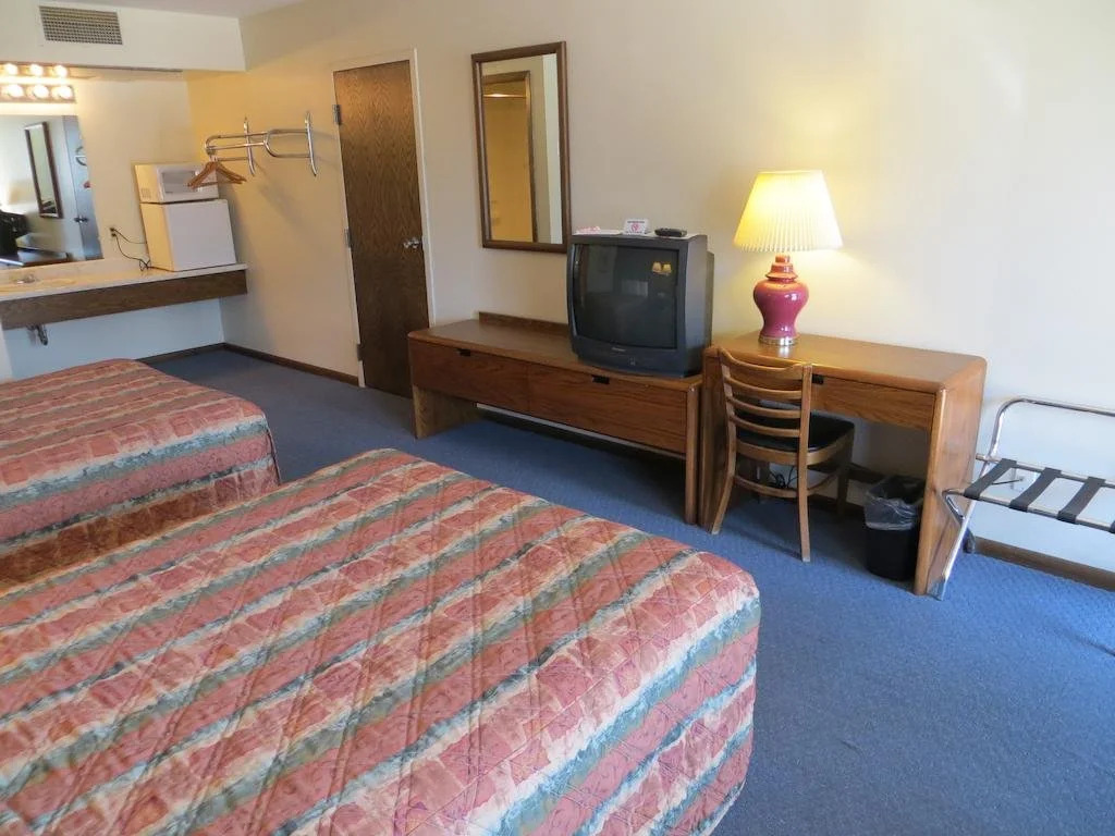 CoachLight Motel