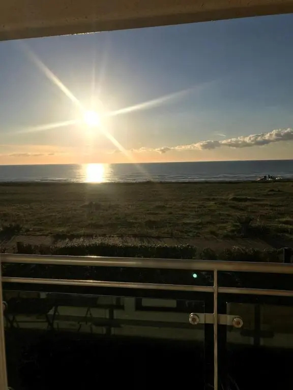LUXURY BEACHFRONT OUTSTANDING 2 bedroom APARTMENT