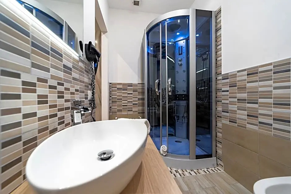 Maximum Suite & Spa