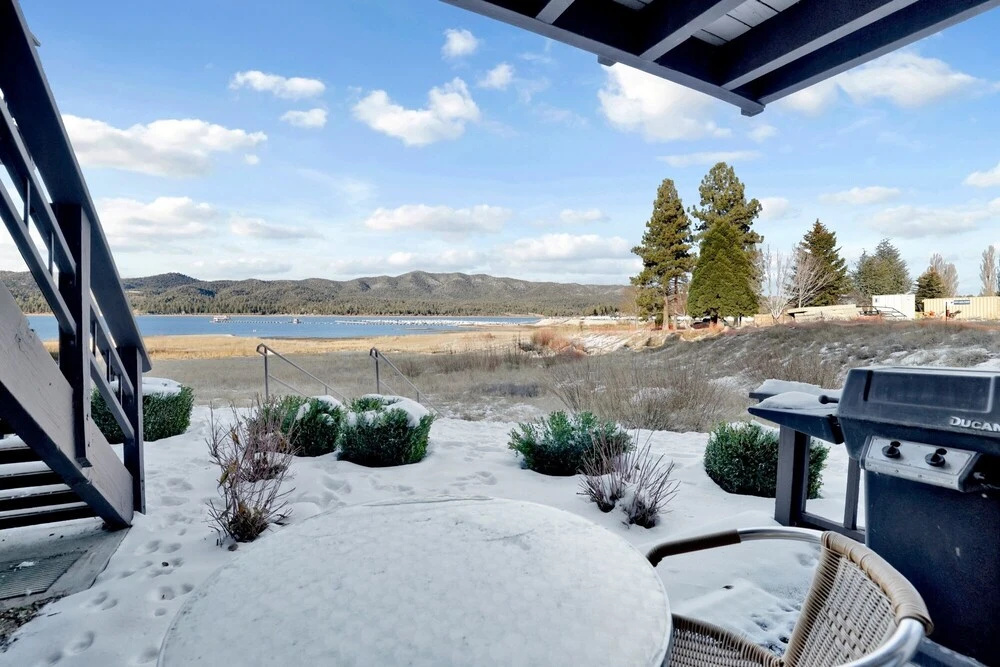 2174-forest Shores Lakefront Condo 3 Bedroom Home by RedAwning